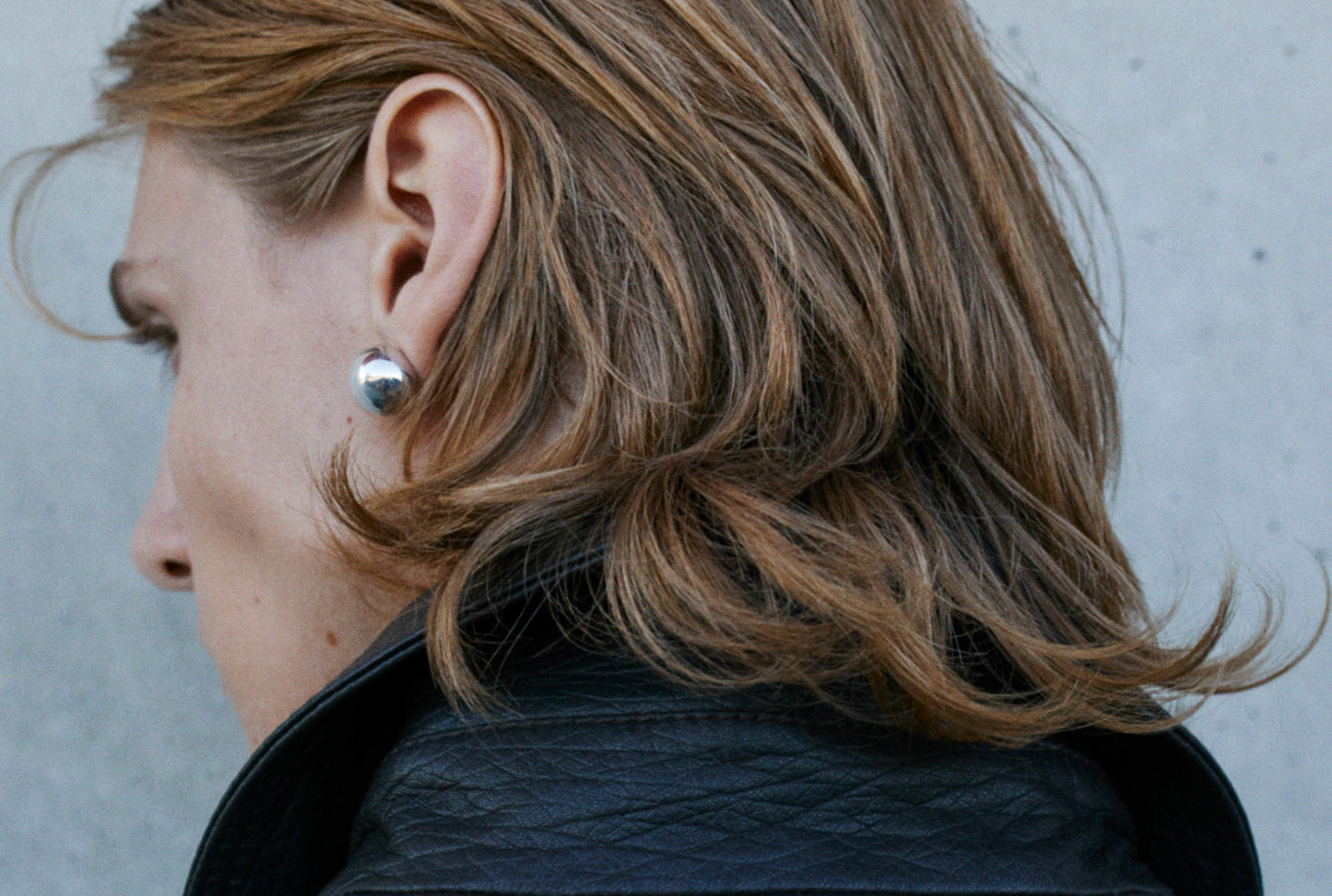 MH 925 Ellipse Earrings II lifestyle campaign image